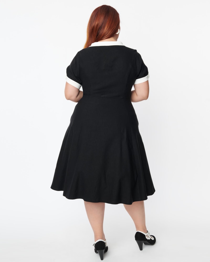 Unique Vintage Plus Size Black White Contrast Button Swing Dress B